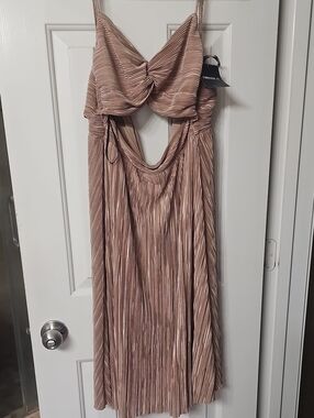 Forever 21 Blush-Taupe Pleated Twist Front Midi Dress